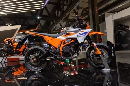 2025 KTM 390 SMC R